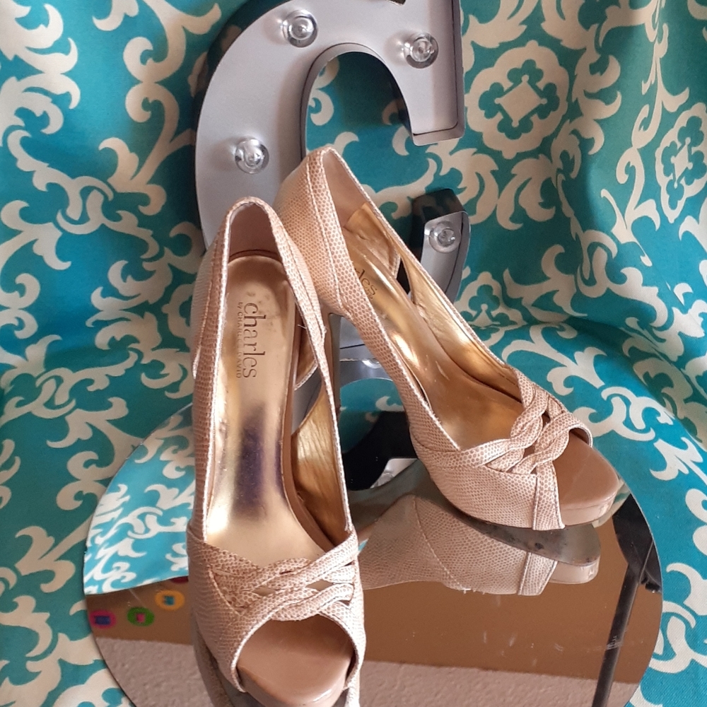 CHARLES & DAVID - Cream Faux Reptile High Heels 1 in. Platform 4.5 in. Heel